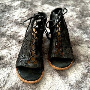 Söftt bohemian black sandals - Size 6